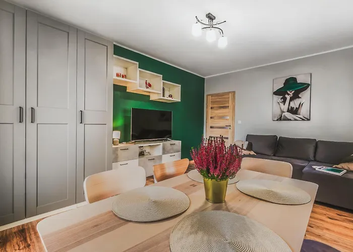 Komfort 2 Sypialnie Parking Klima דירה