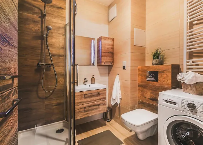 Komfort 2 Sypialnie Parking Klima דירה